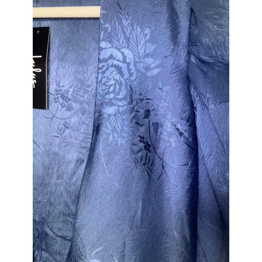 Lulus Wrap Top Blue Floral Jacquard Satin Tie Front Blouse Small NWT - Picture 4 of 4